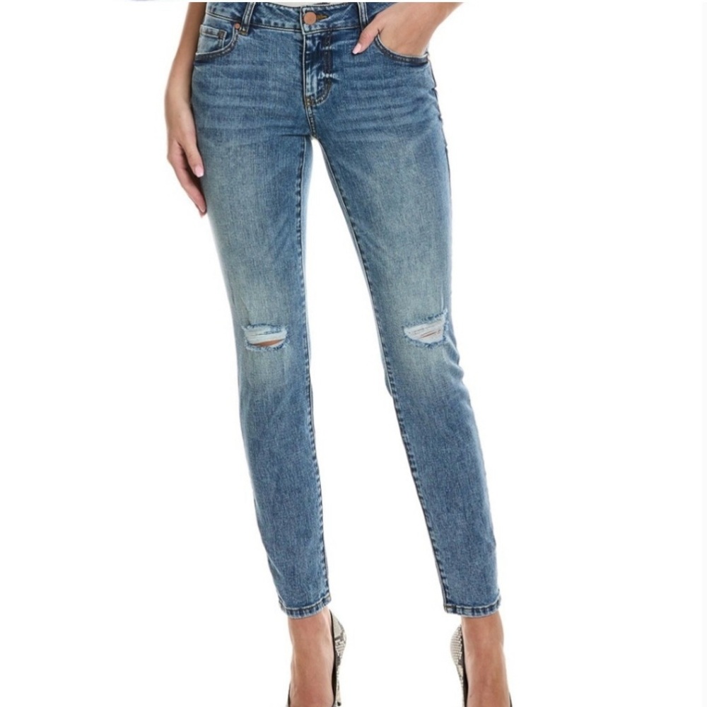 Cabi 10 Skinny Women’s Jeans Distressed Style # 4328